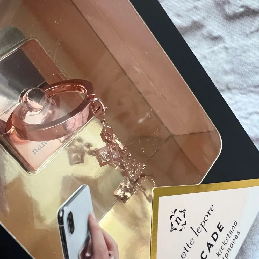 Nanette Lepore smartphone stand ring holder